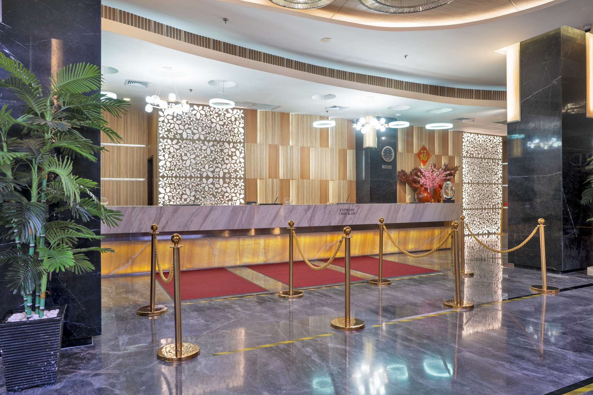 Hotel Lobby Main